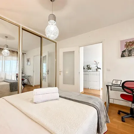 Apartment Panoramic Monaco View, Bnbrickeys
